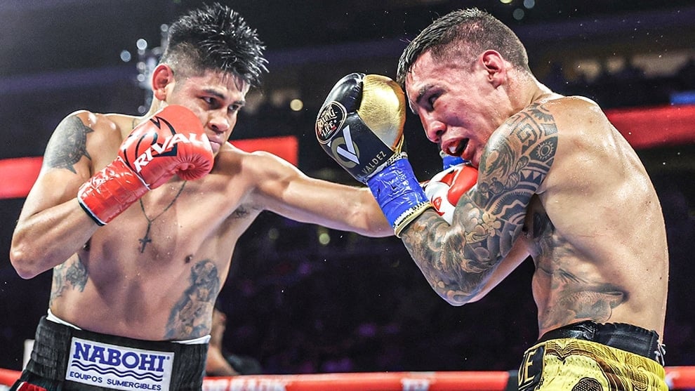 Emanuel-Navarrete-vs-Oscar-Valdez_action19-1-1.jpg